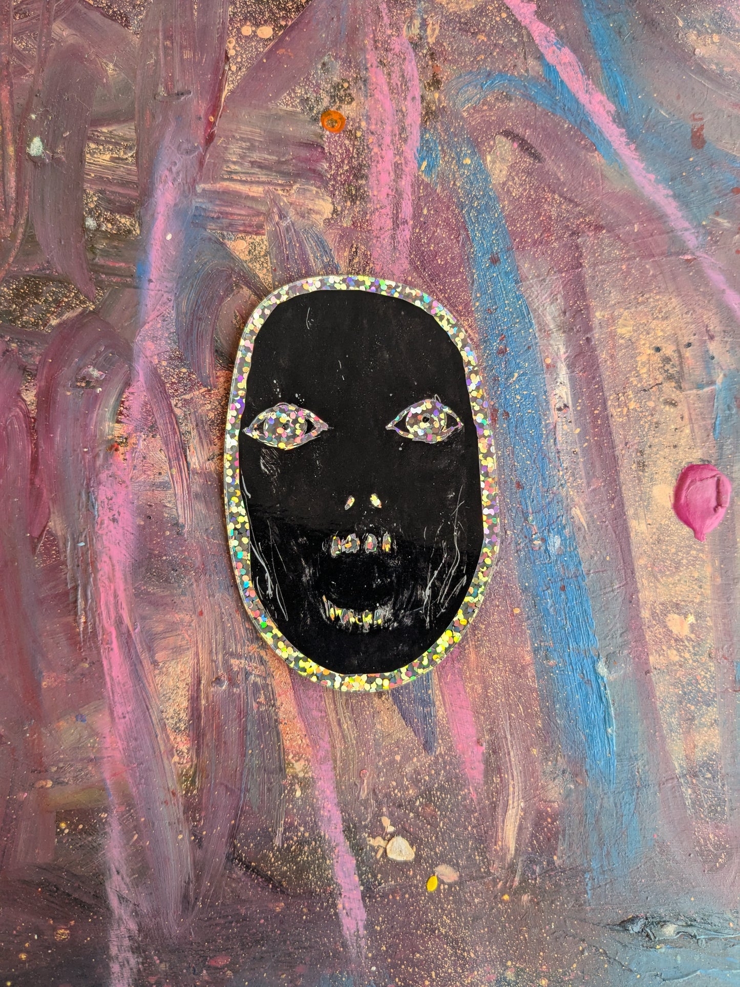 SOFT SCREAM. GLITTER