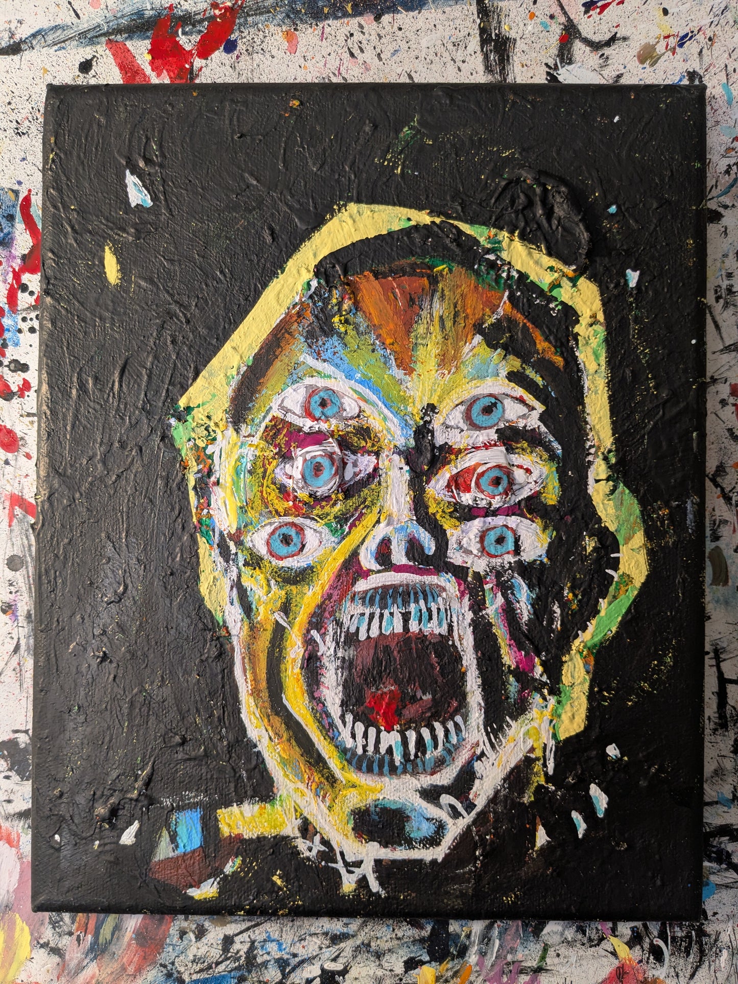 EVERYONE WEARS A MASK