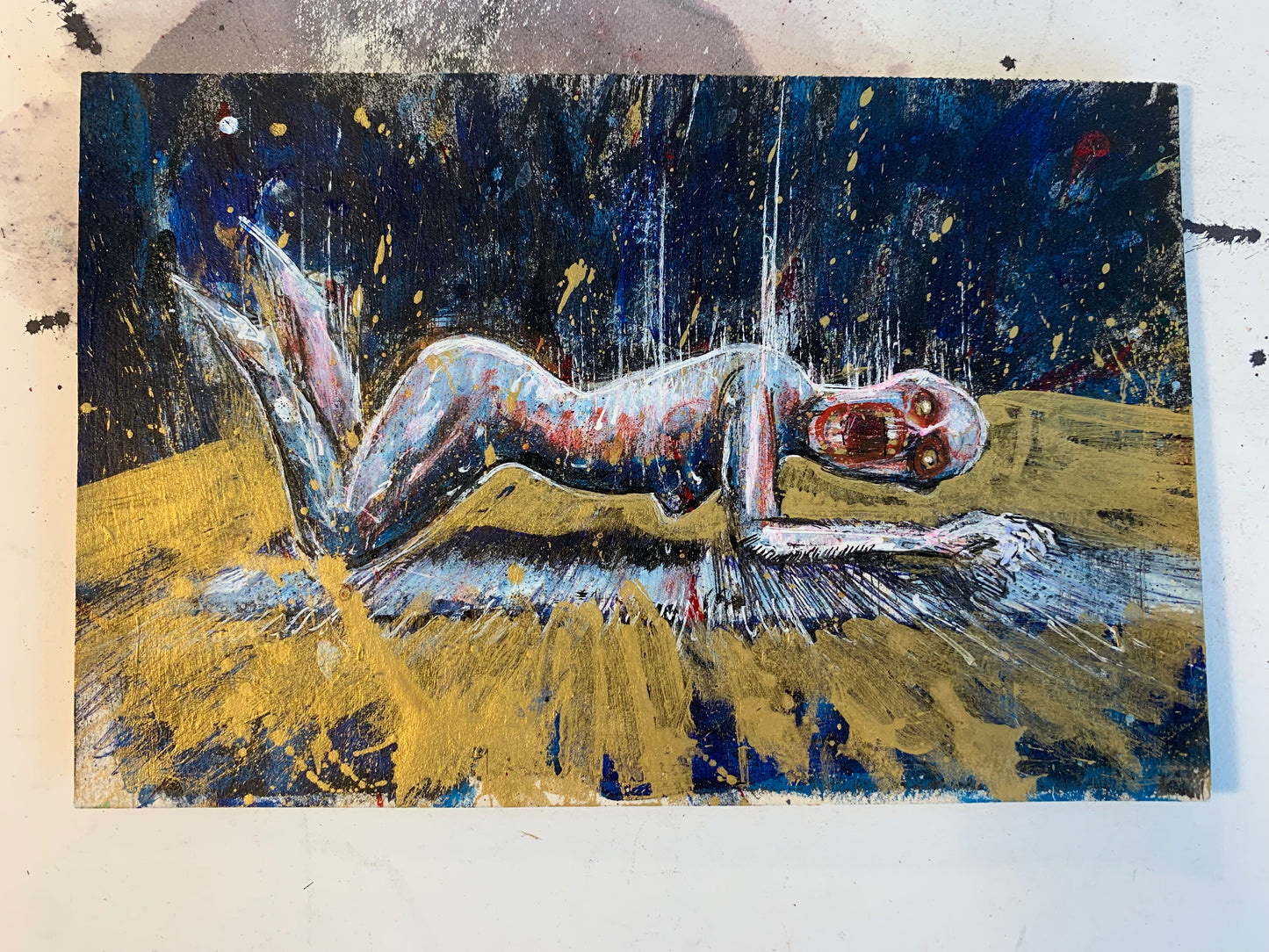 FLOATING BODY